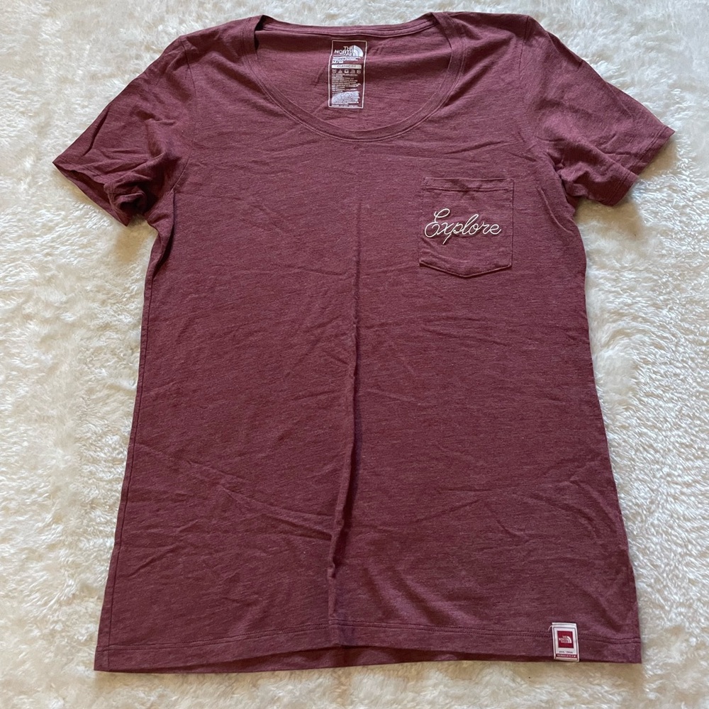 Women’s medium The north face dusky pink t-shirt